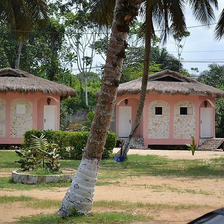 Hotel Tara Plage Kribi Esterno foto